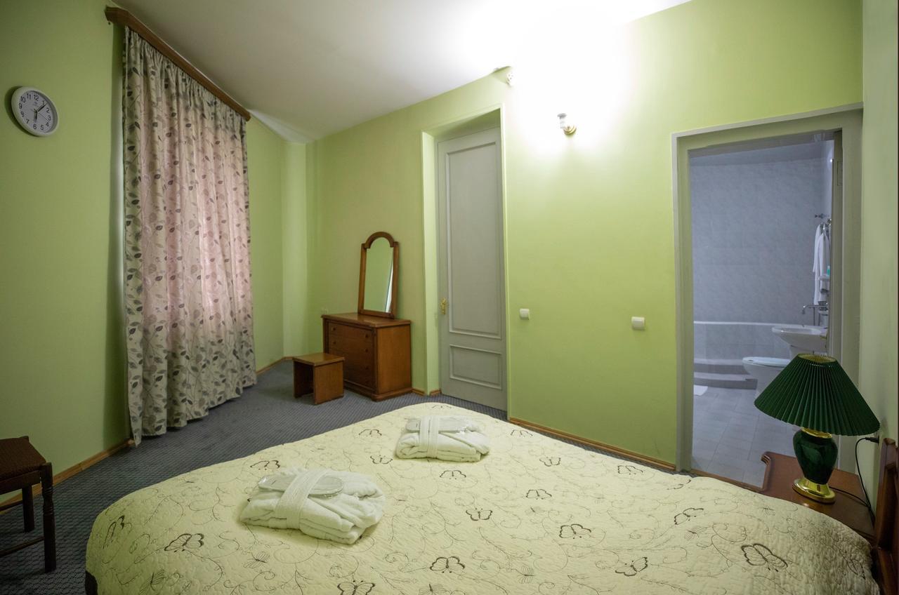 Leader Hotel Γκόρι Εξωτερικό φωτογραφία