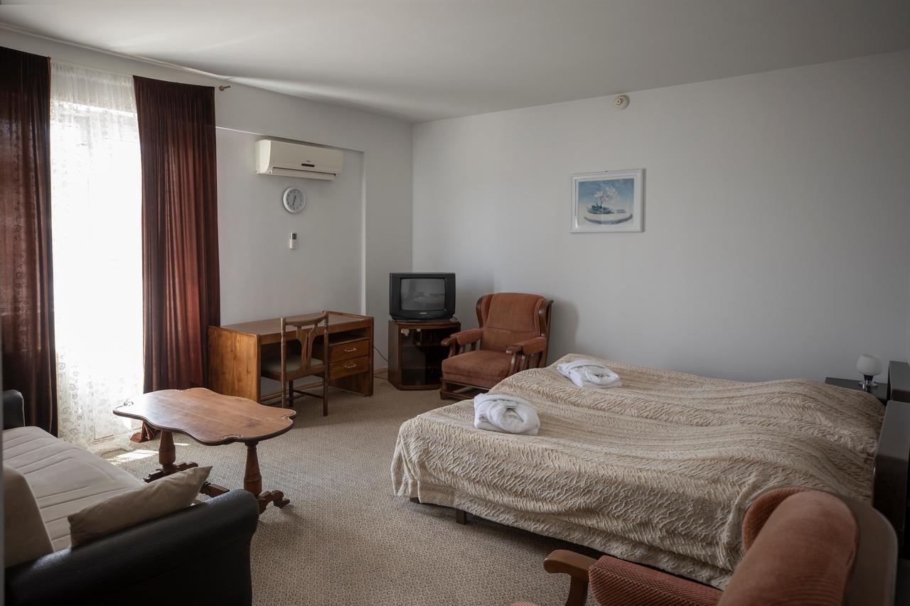 Leader Hotel Γκόρι Εξωτερικό φωτογραφία