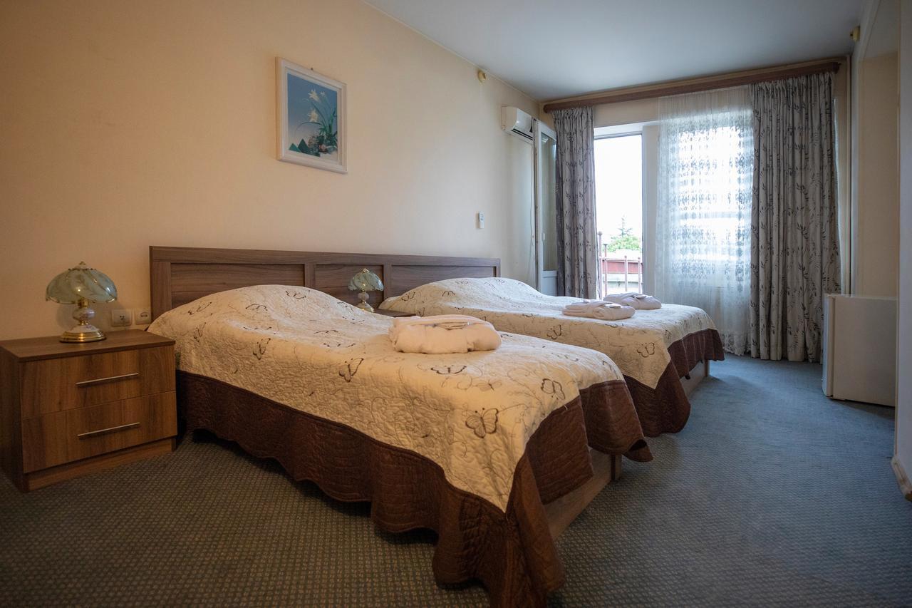 Leader Hotel Γκόρι Εξωτερικό φωτογραφία