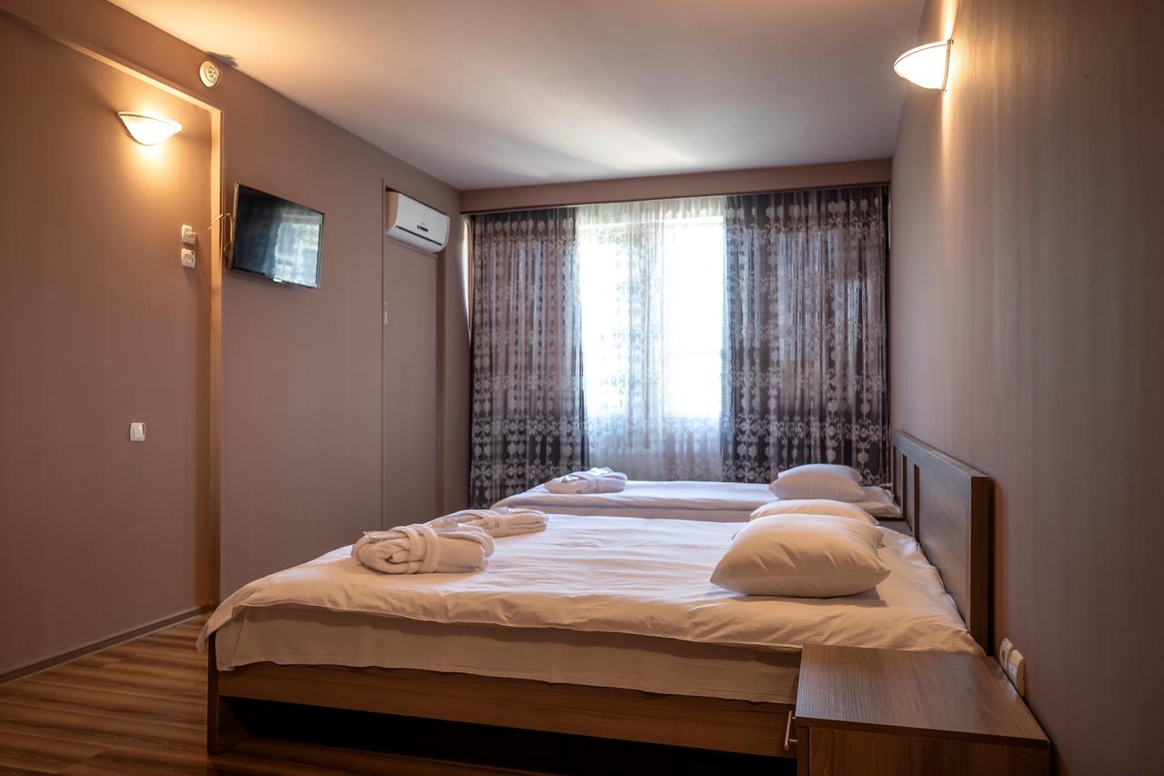 Leader Hotel Γκόρι Εξωτερικό φωτογραφία