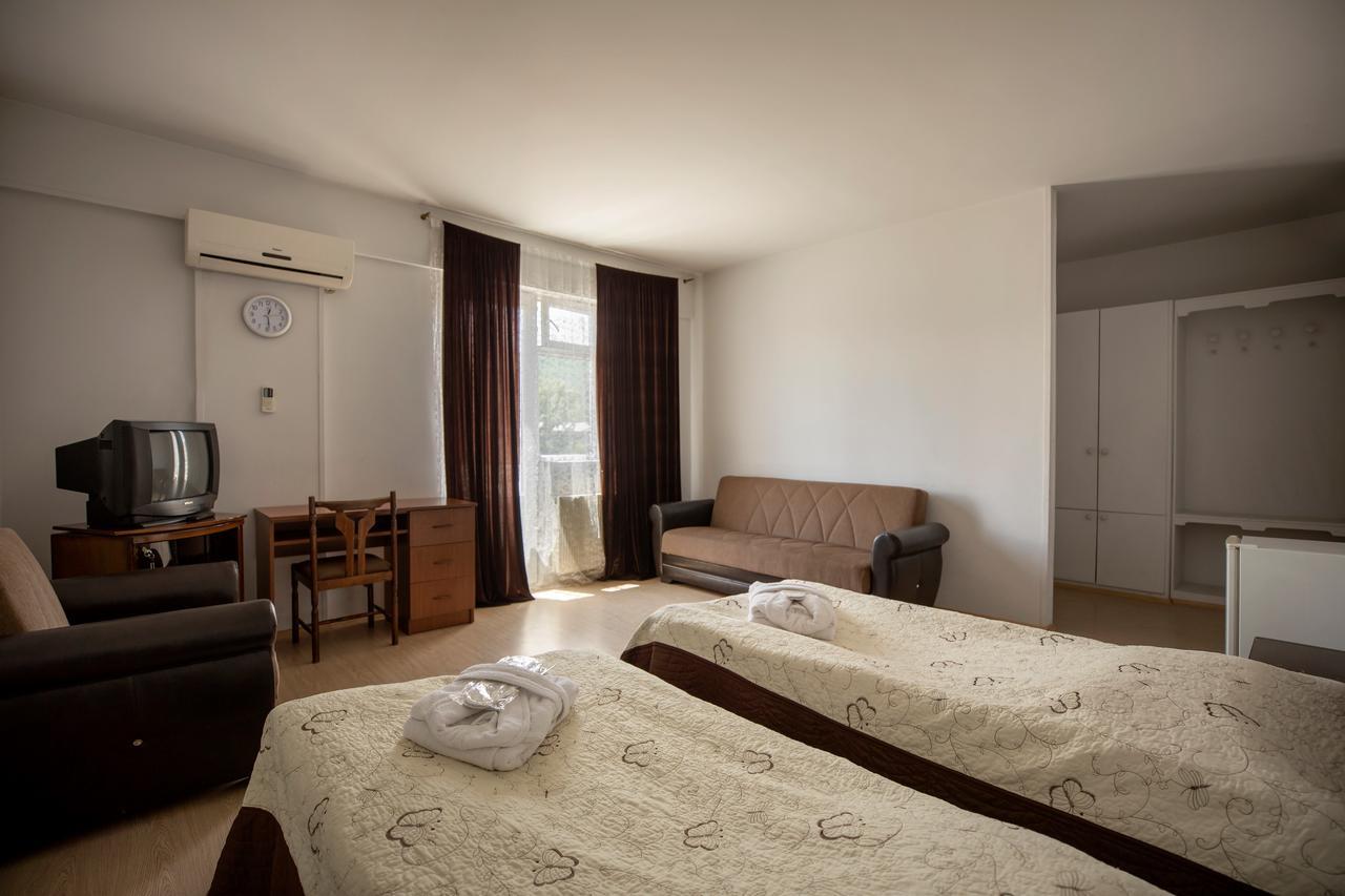 Leader Hotel Γκόρι Εξωτερικό φωτογραφία